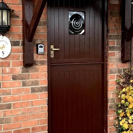 Gatekeeper Cottage Norwich Exterior photo